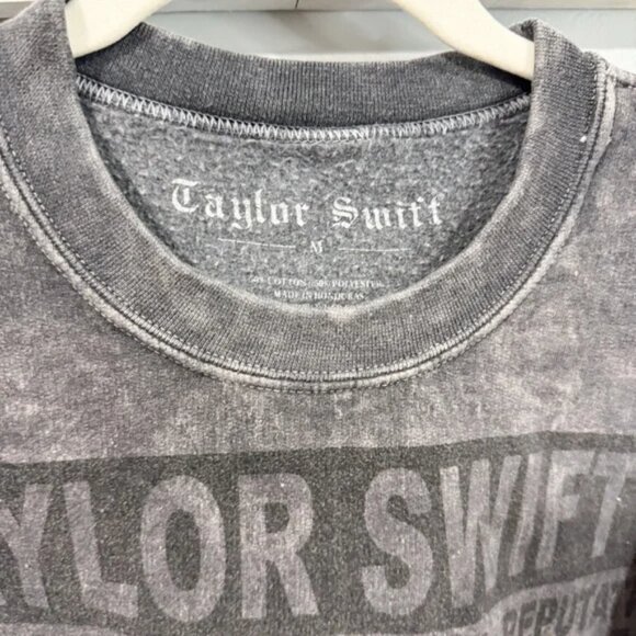 Taylor Swift Reputation Stadium Tour Crewneck Sweatshirt Gray Size M | Stonewash - Picture 2 of 3